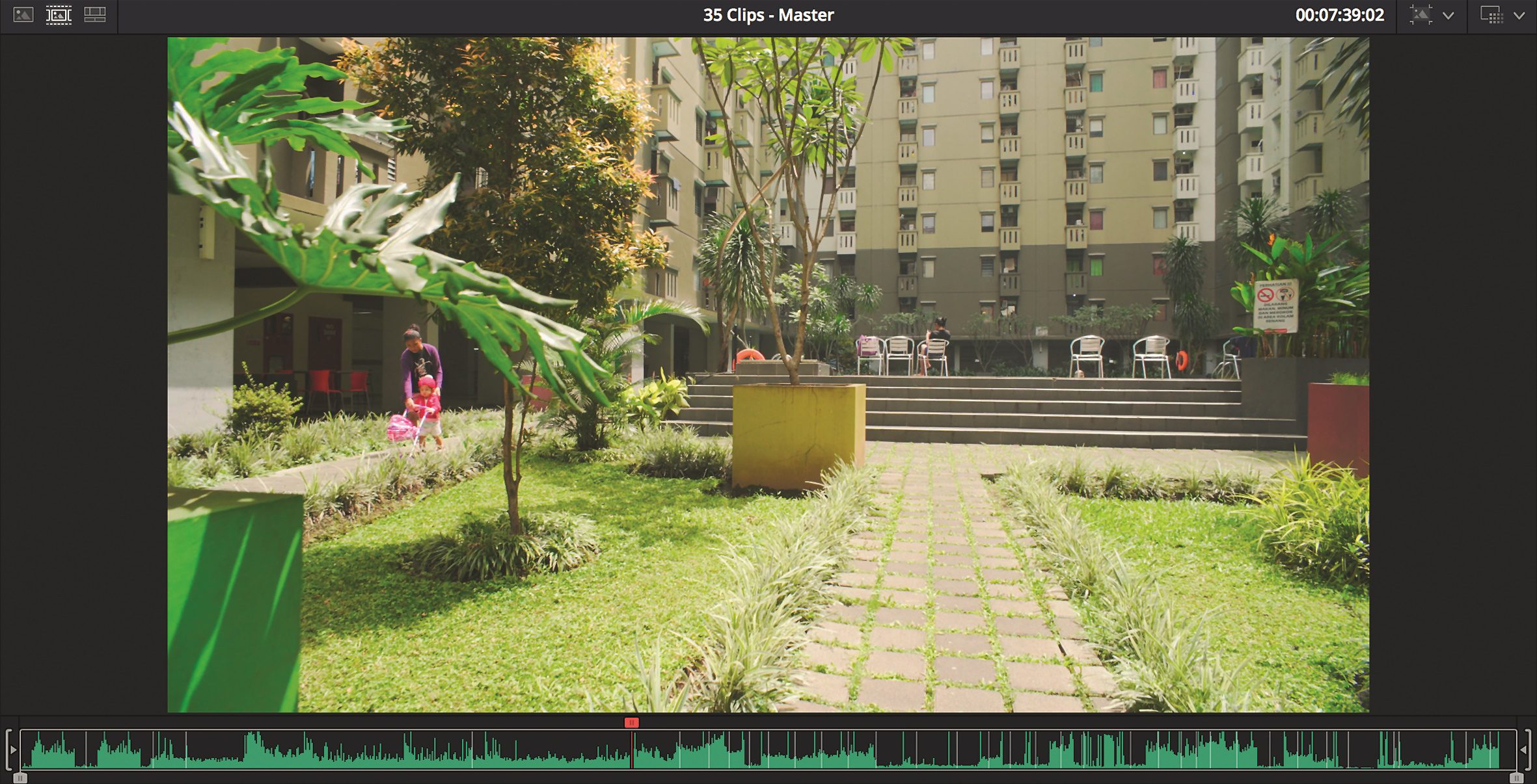 sourcetape digital production Eine virtuelle Bandmaschine erlaubt die schnelle Sichtung des Rohmaterials.